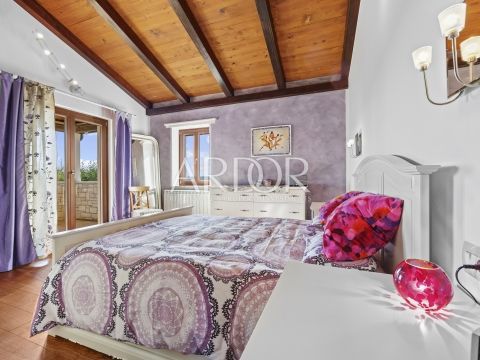 Hiša Brtonigla, 202m2