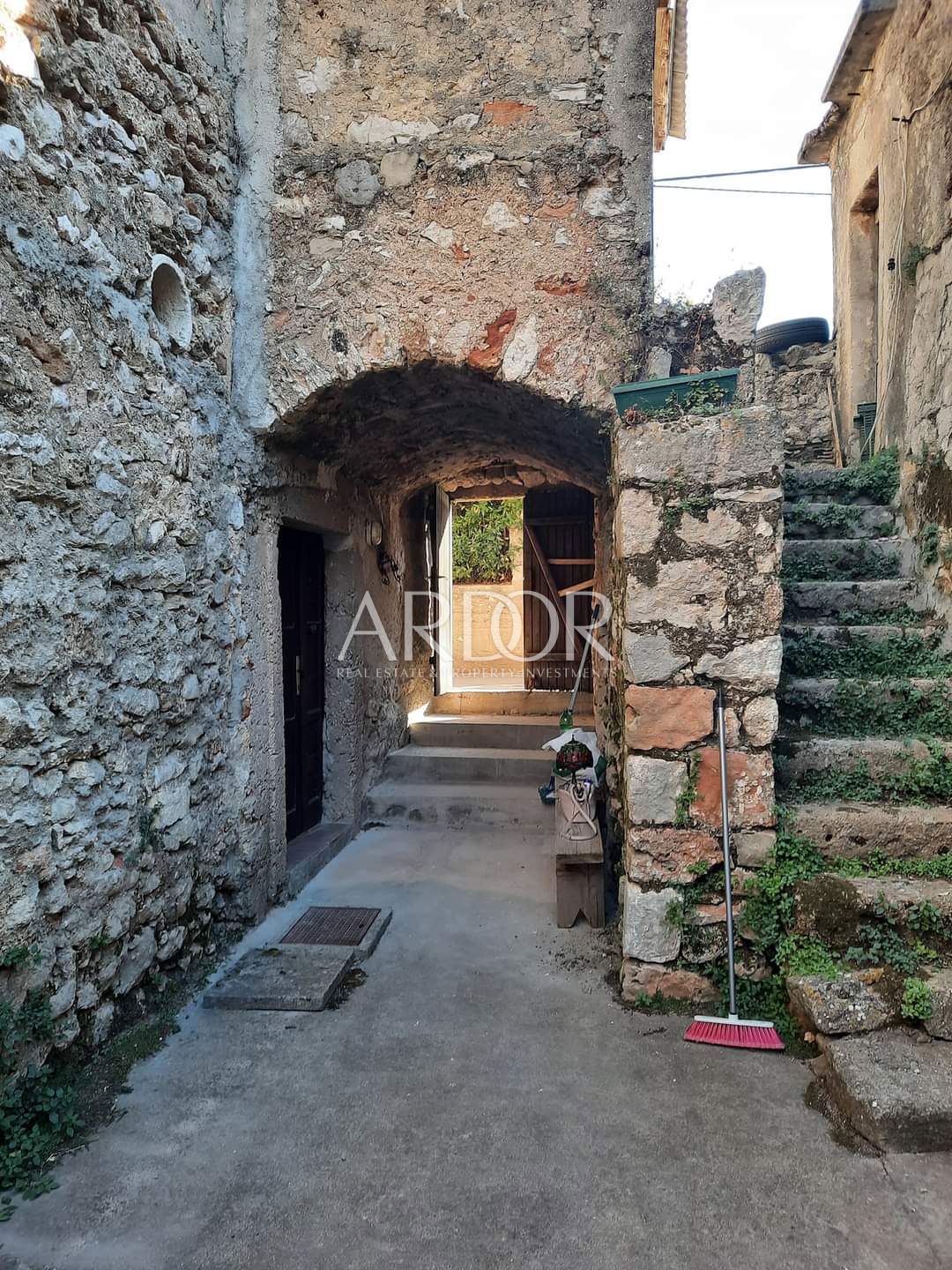 Hiša Neviđane, Pašman, 86m2