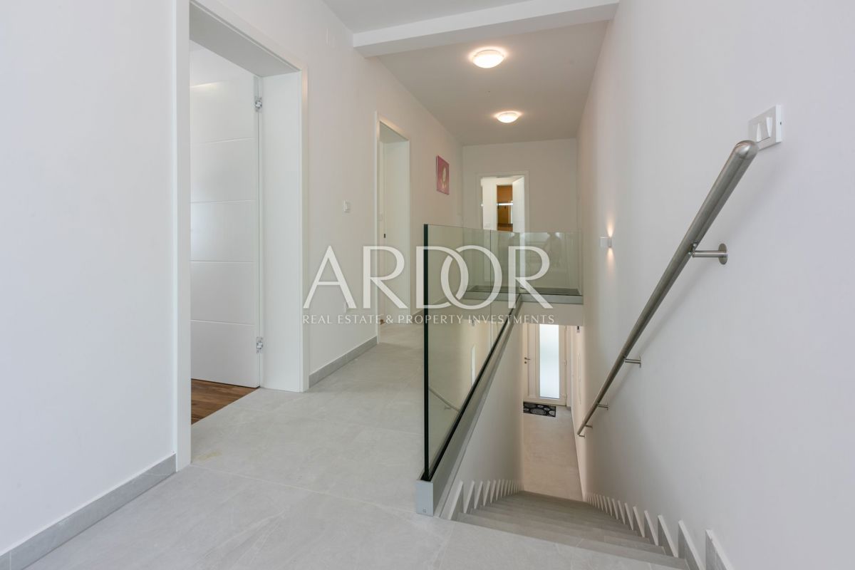 Hiša Grižane-Belgrad, Vinodolska Općina, 148m2