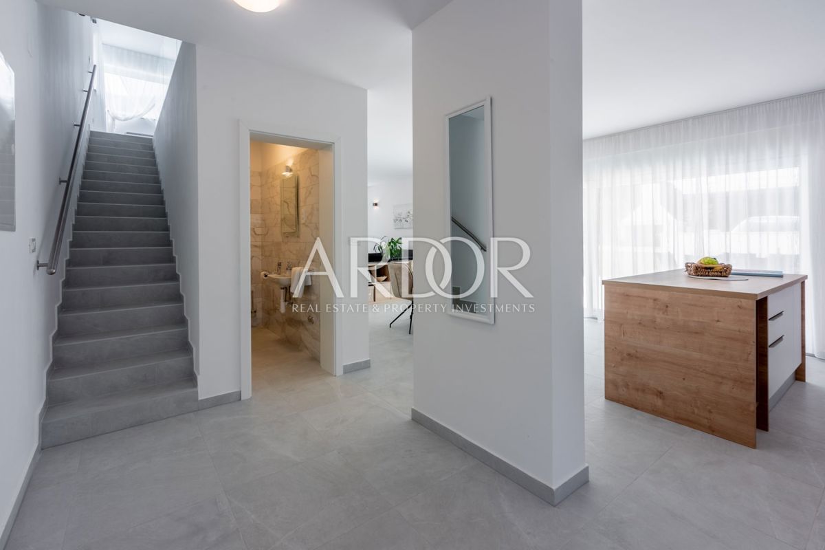 Hiša Grižane-Belgrad, Vinodolska Općina, 148m2