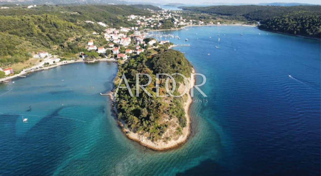 Zemljišče Kampor, Rab, 2.670m2