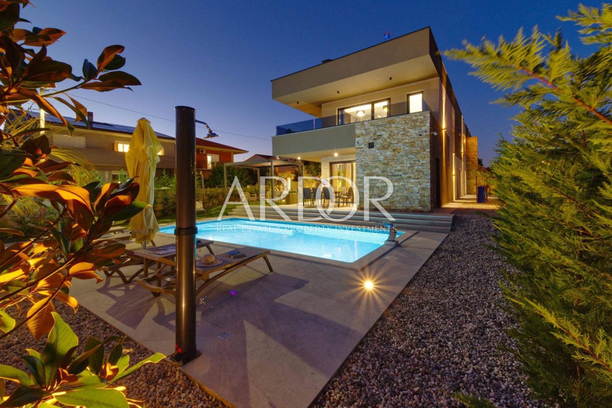 Hiša Marčana, 200m2