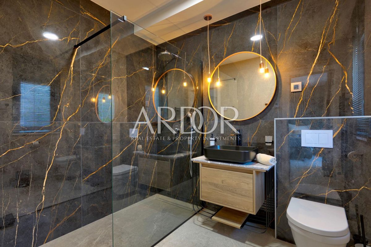 Hiša Marčana, 200m2