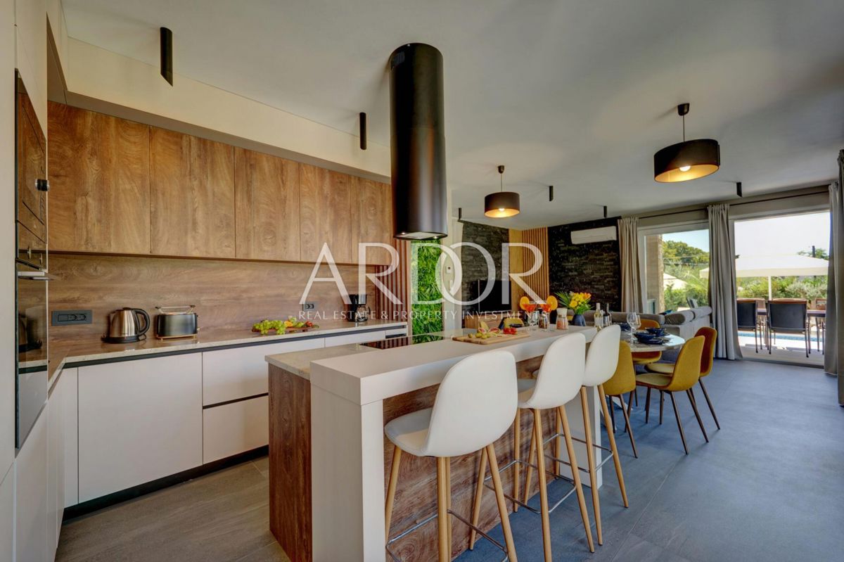 Hiša Marčana, 200m2