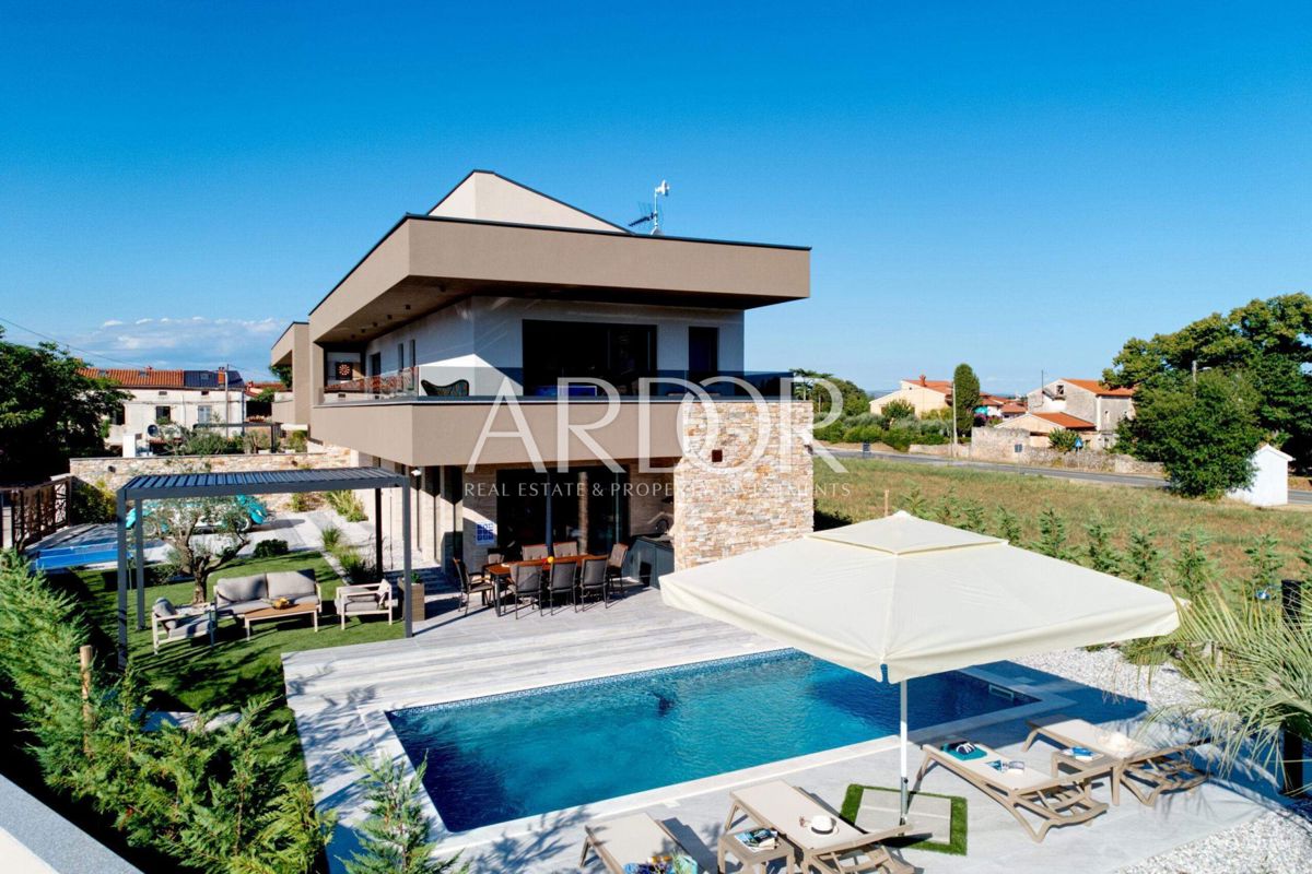 Hiša Marčana, 200m2