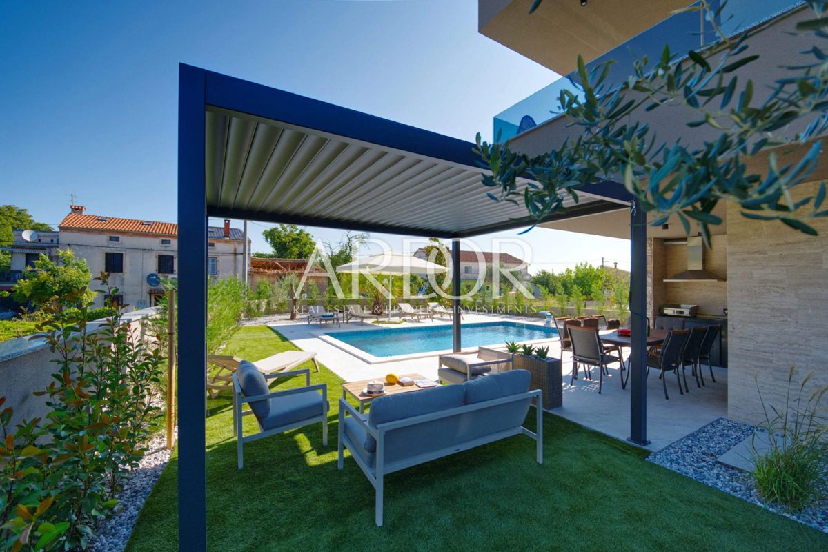 Hiša Marčana, 200m2