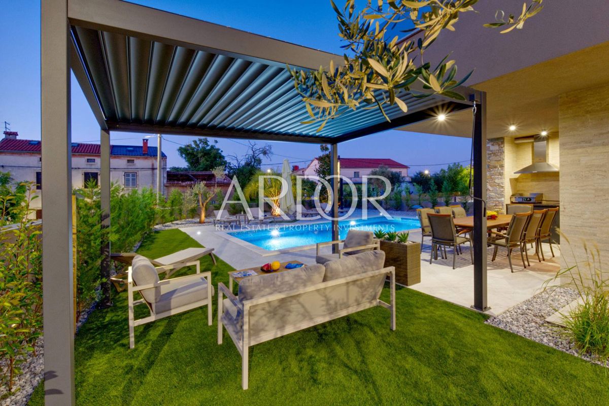 Hiša Marčana, 200m2