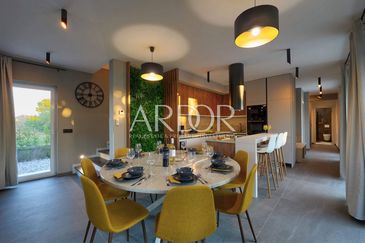 Hiša Marčana, 200m2