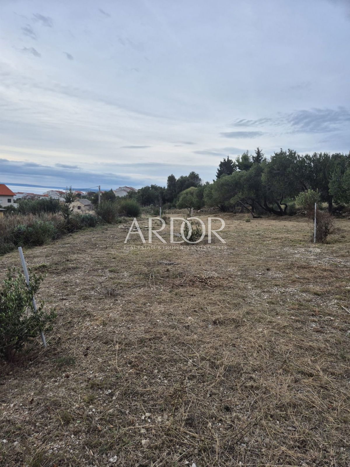 Zemljišče Barbat na Rabu, Rab, 1.451m2