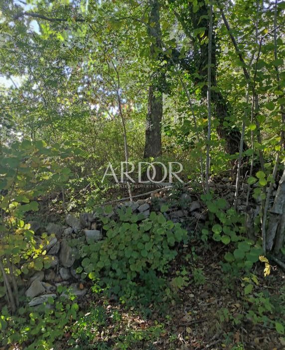 Zemljišče Sroki, Viškovo, 860m2