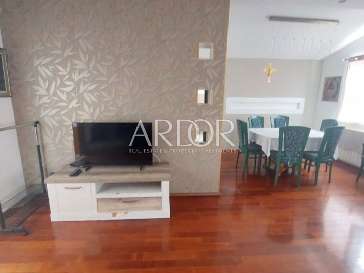 Apartmaj Labin, 139m2