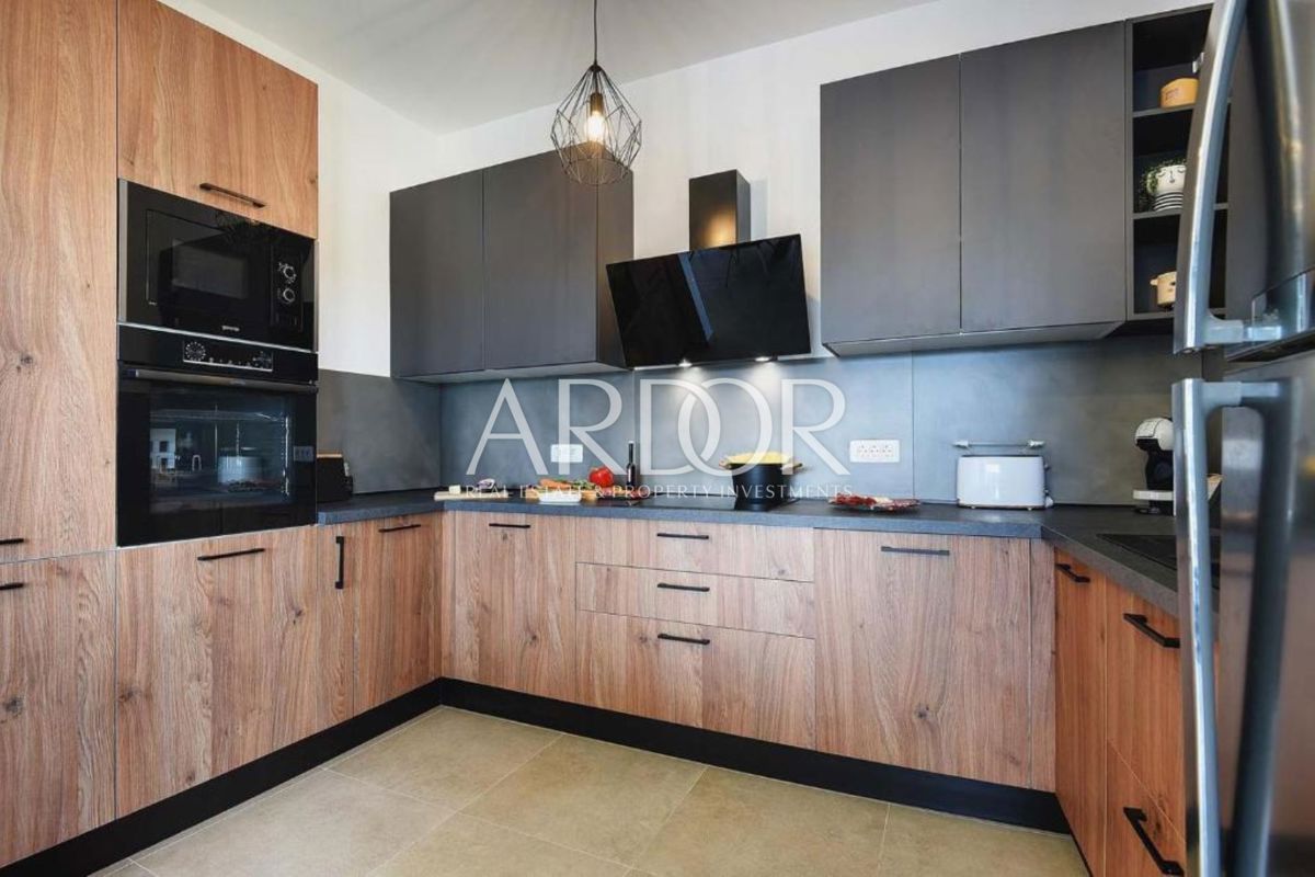 Hiša Centar, Pula, 180m2