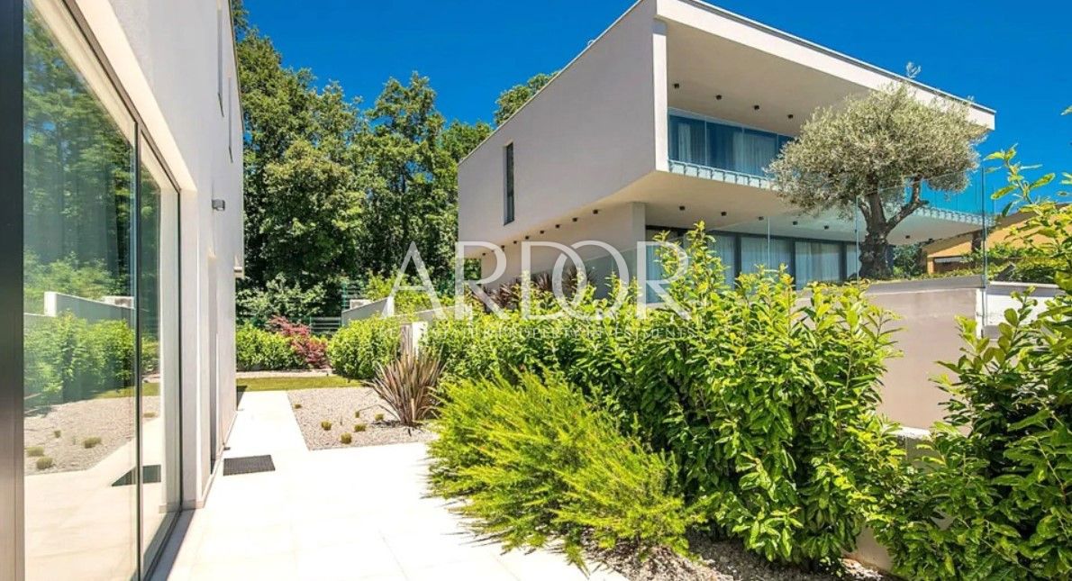Vila Veprinac, Opatija - Okolica, 284m2
