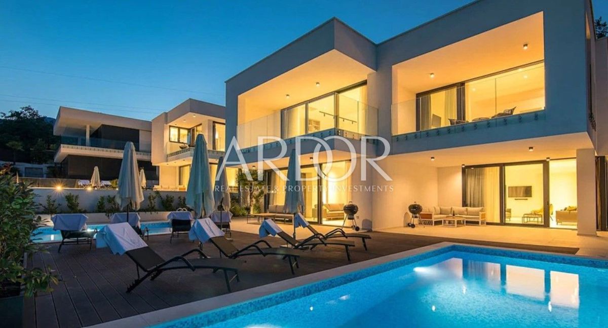 Vila Veprinac, Opatija - Okolica, 284m2