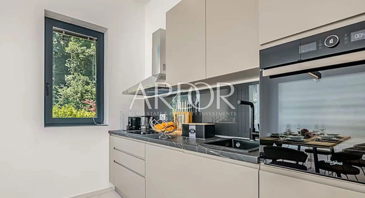 Vila Veprinac, Opatija - Okolica, 284m2