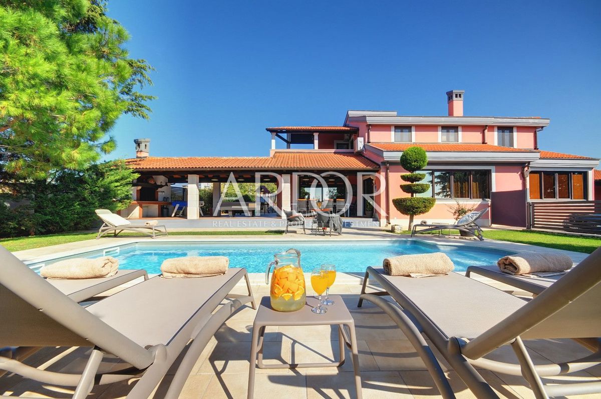 Vila Centar, Pula, 350m2