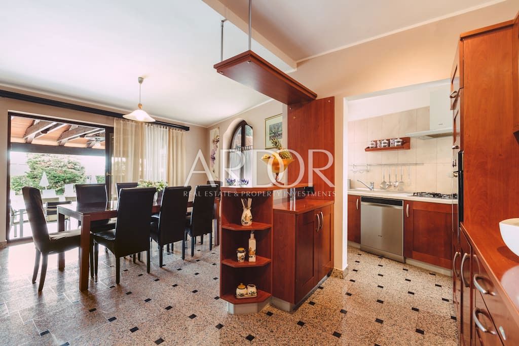 Vila Centar, Pula, 350m2