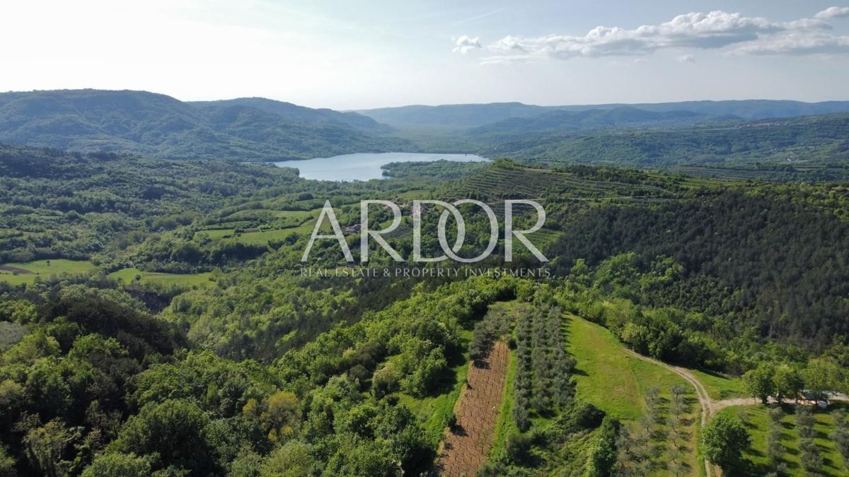 Zemljišče Grimalda, Cerovlje, 1.400m2