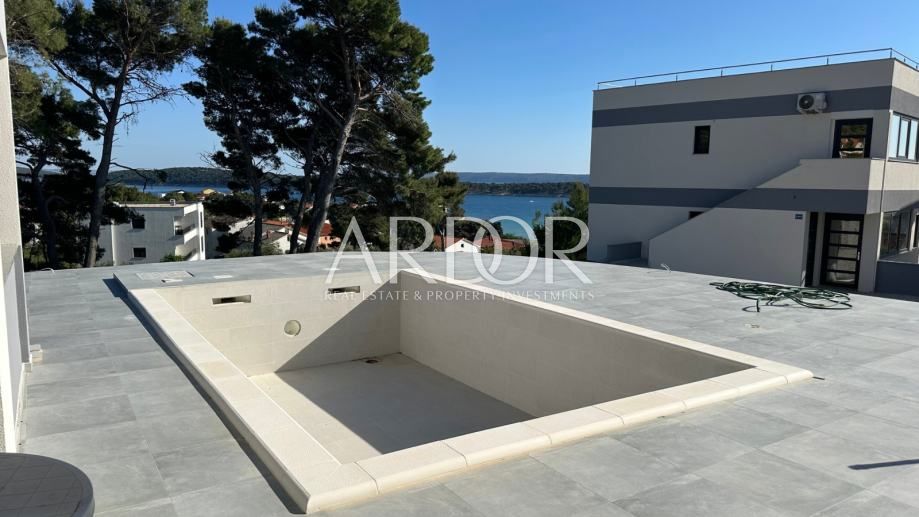 Hiša Banjol, Rab, 395m2