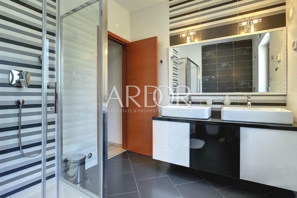 Hiša Rovinjsko Selo, Rovinj, 385m2