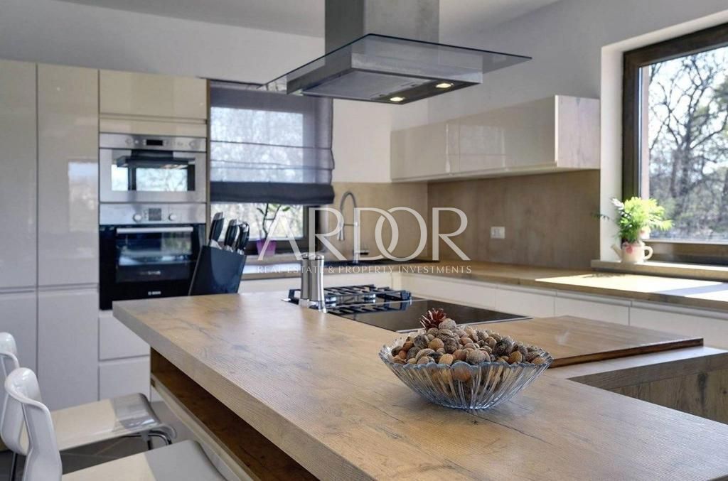 Hiša Rovinjsko Selo, Rovinj, 385m2