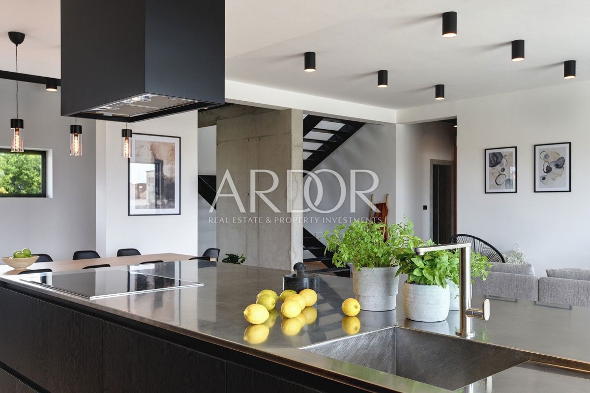 Vila Centar, Pula, 470m2