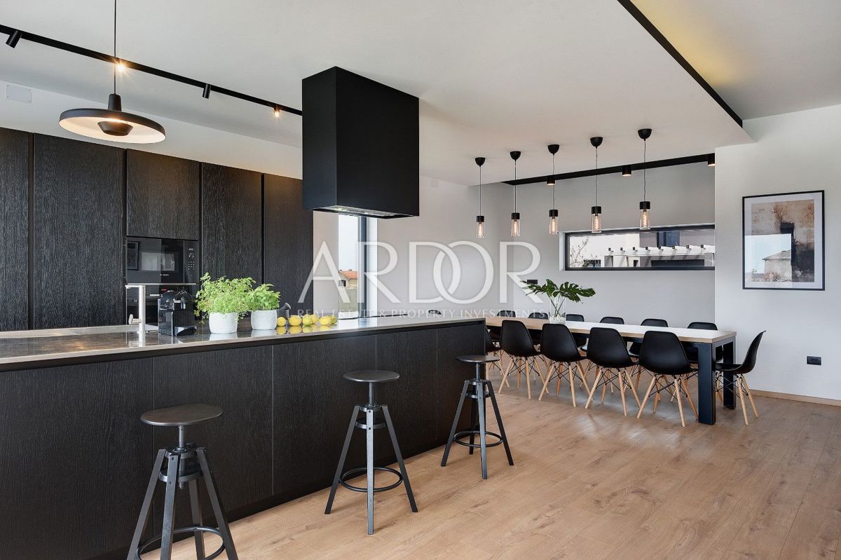 Vila Centar, Pula, 470m2