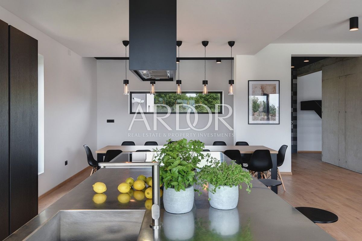 Vila Centar, Pula, 470m2