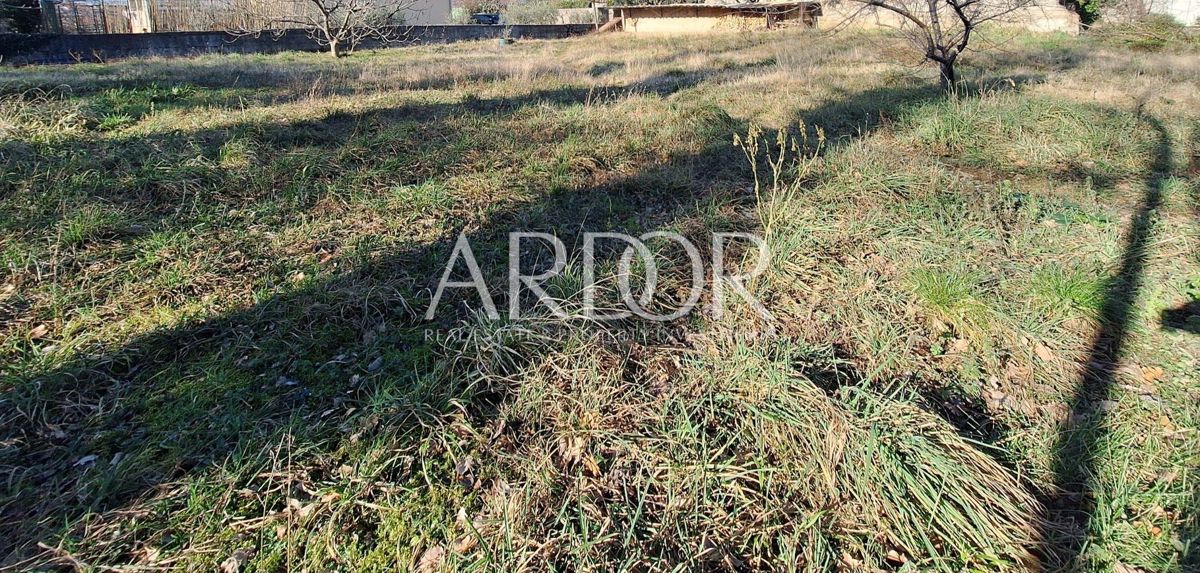 Zemljišče Omišalj, 800m2