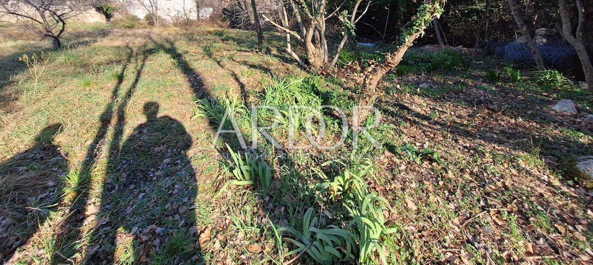 Zemljišče Omišalj, 800m2