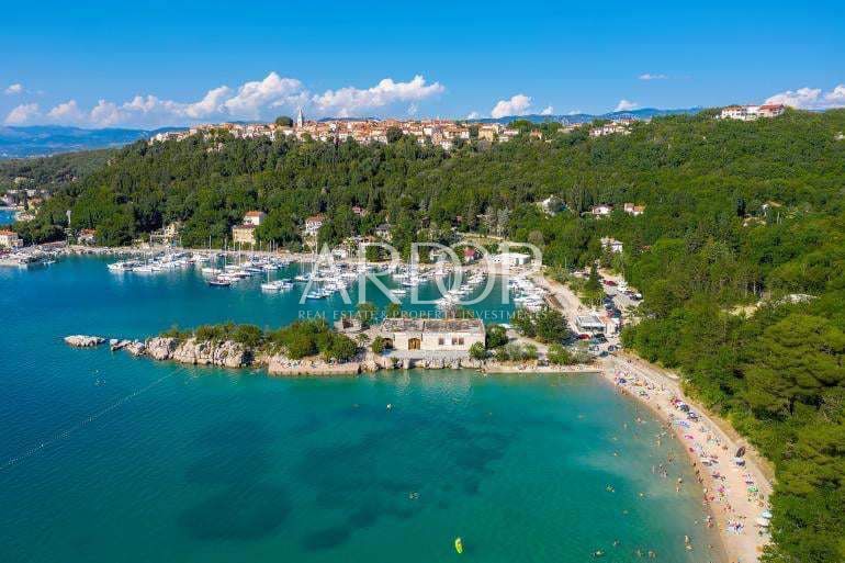 Zemljišče Omišalj, 800m2