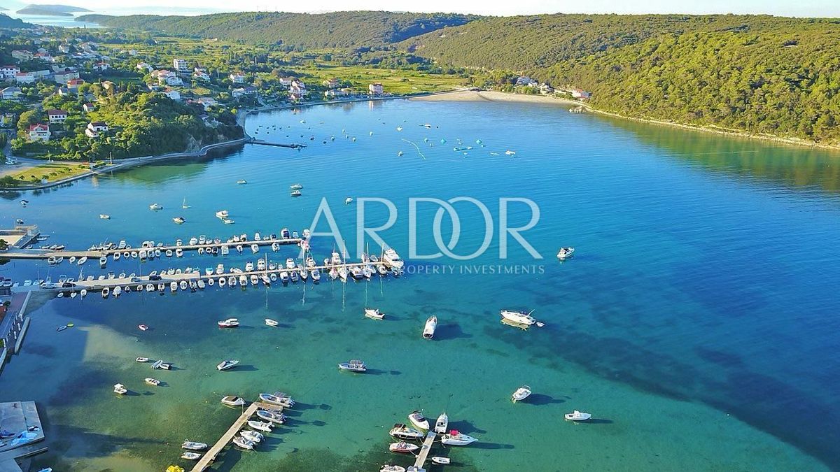 Zemljišče Kampor, Rab, 531m2