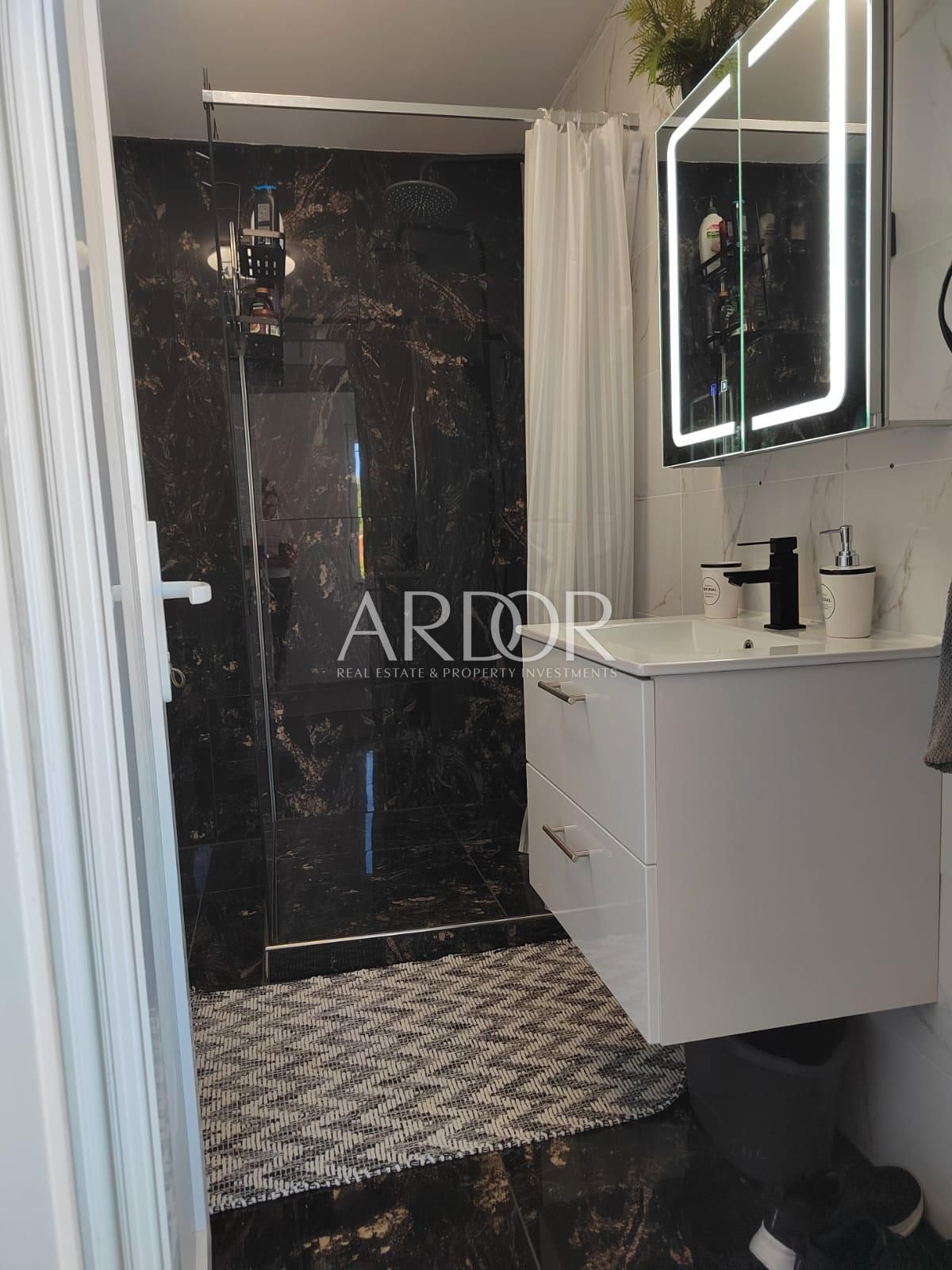 Hiša Privlaka, 90m2