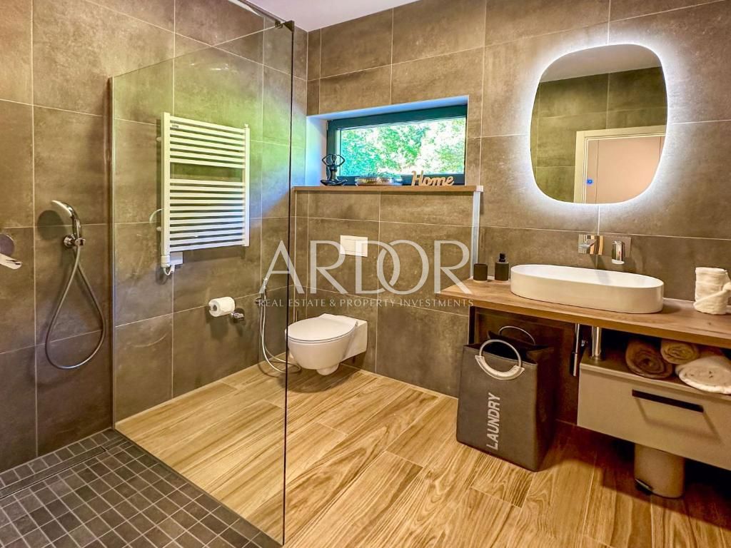 Hiša Mošćenička Draga, 219m2