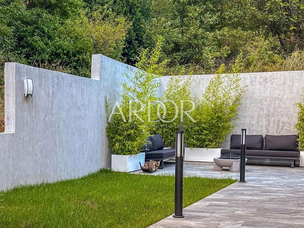 Hiša Mošćenička Draga, 219m2