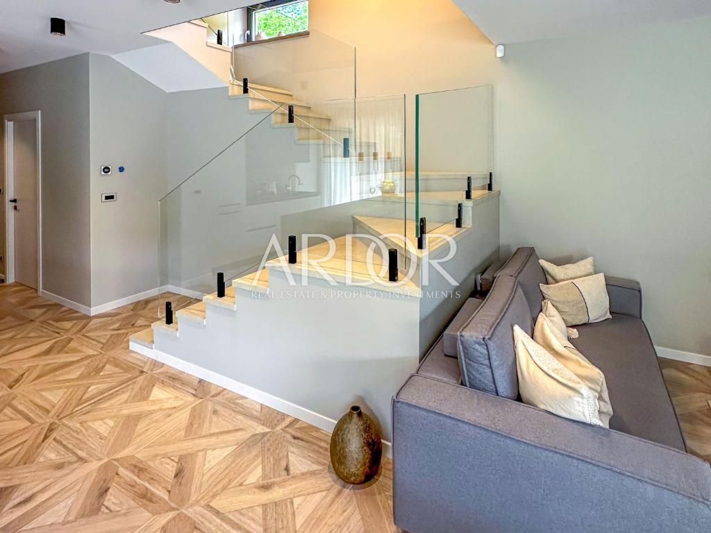 Hiša Mošćenička Draga, 219m2