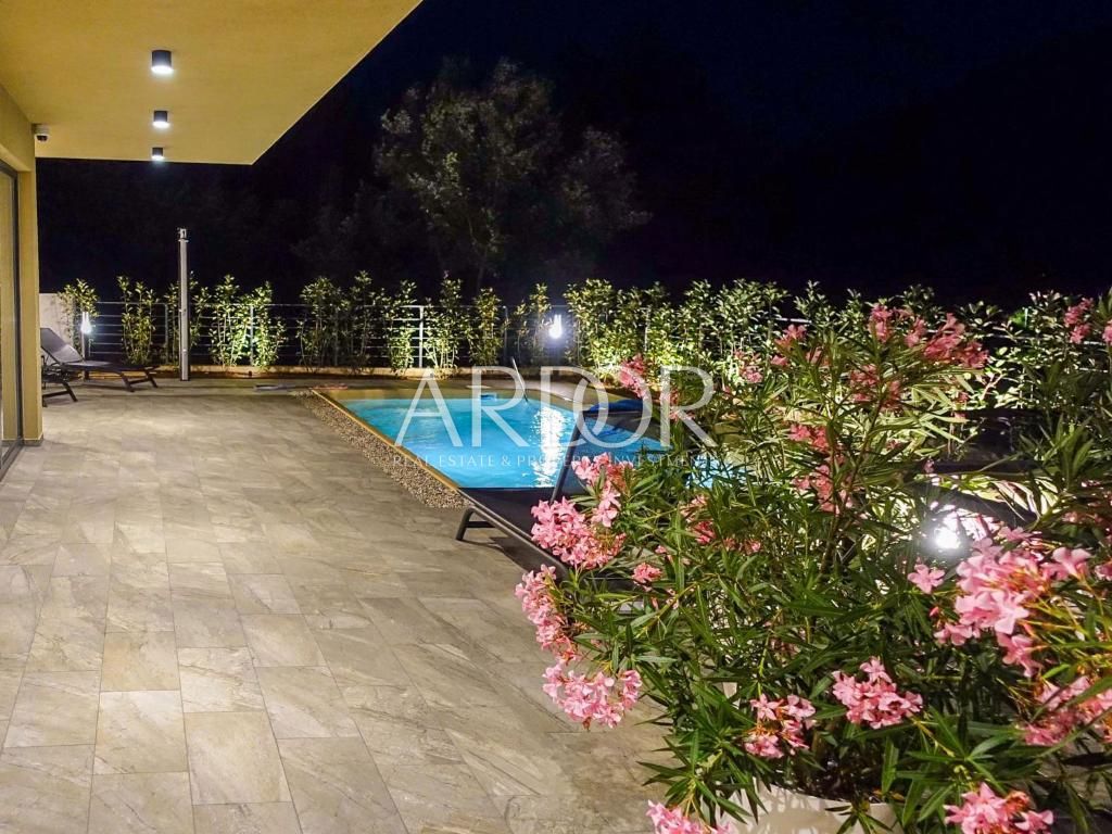 Hiša Mošćenička Draga, 219m2