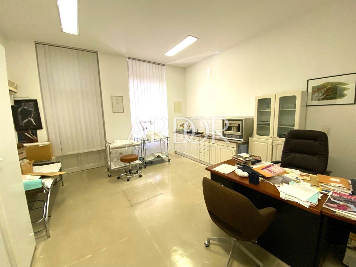 Poslovni prostor Centar, Rijeka, 141,40m2
