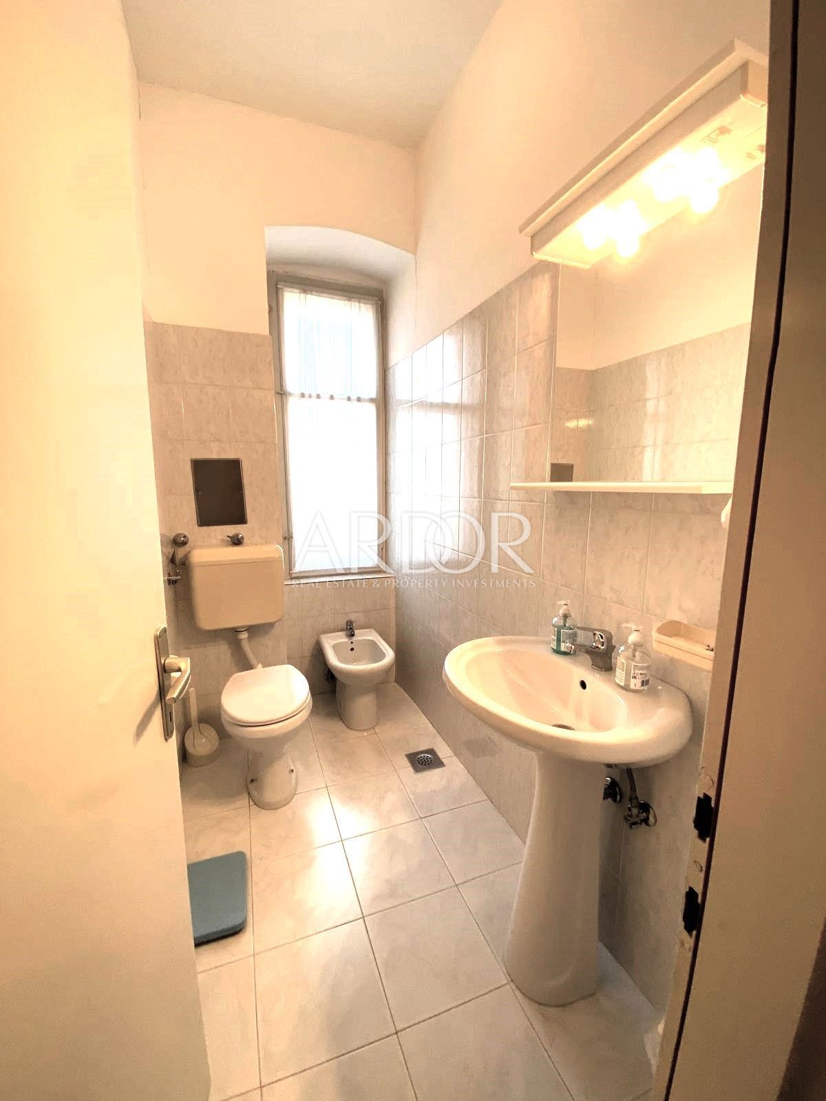 Poslovni prostor Centar, Rijeka, 141,40m2