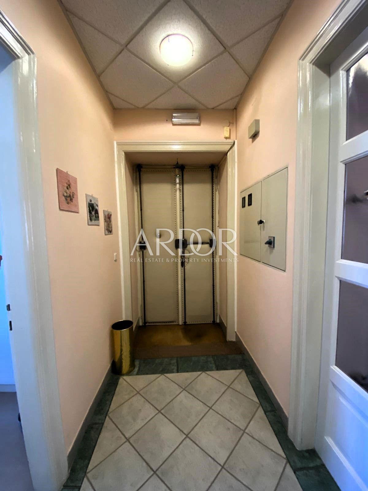 Poslovni prostor Centar, Rijeka, 141,40m2