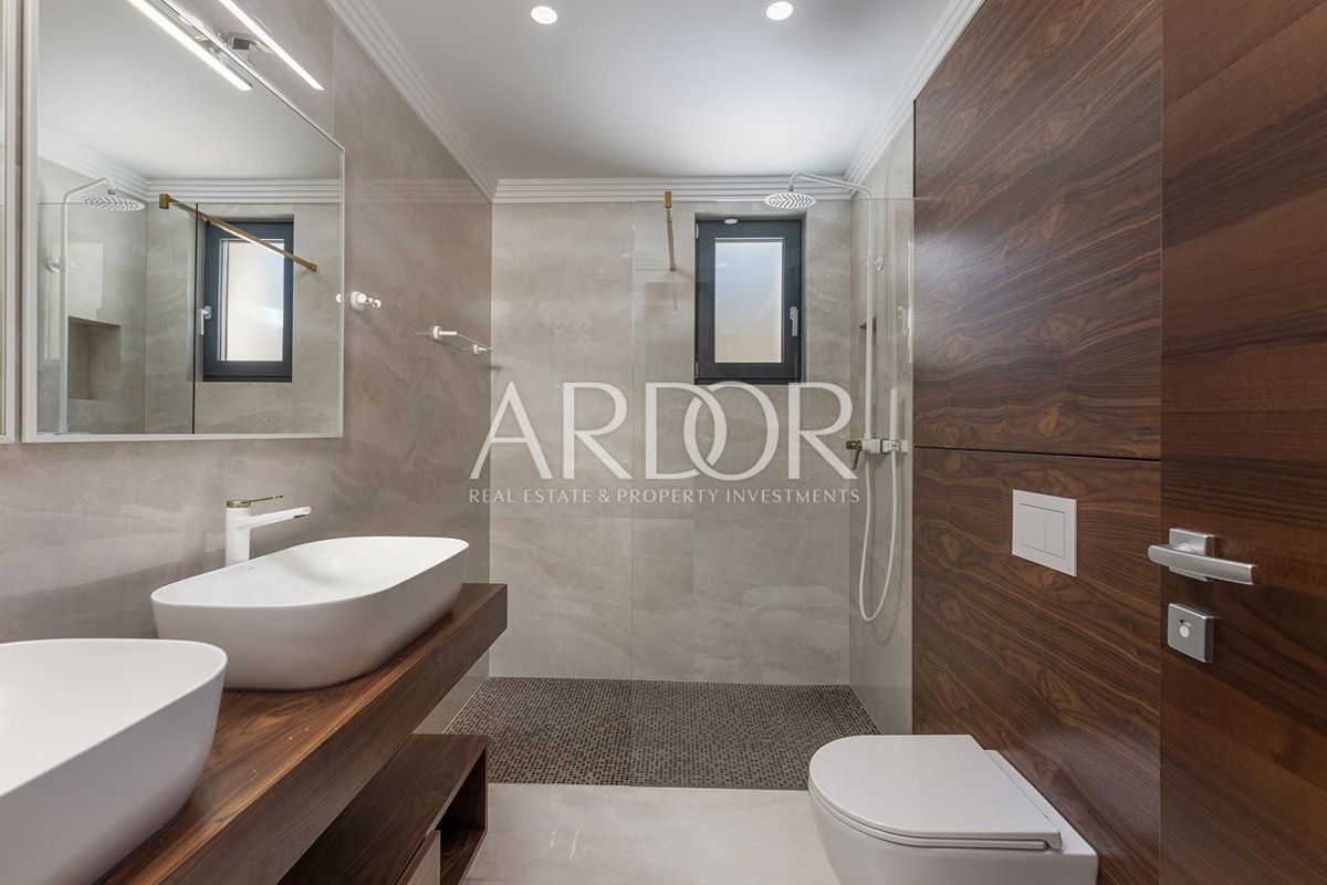 Apartmaj Malinska, Malinska-Dubašnica, 151m2