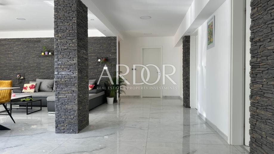 Apartmaj Banjol, Rab, 135m2