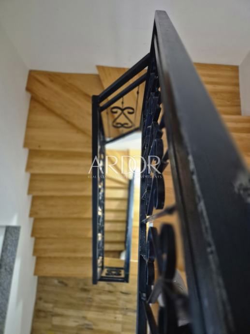 Hiša Novi Vinodolski, 190m2