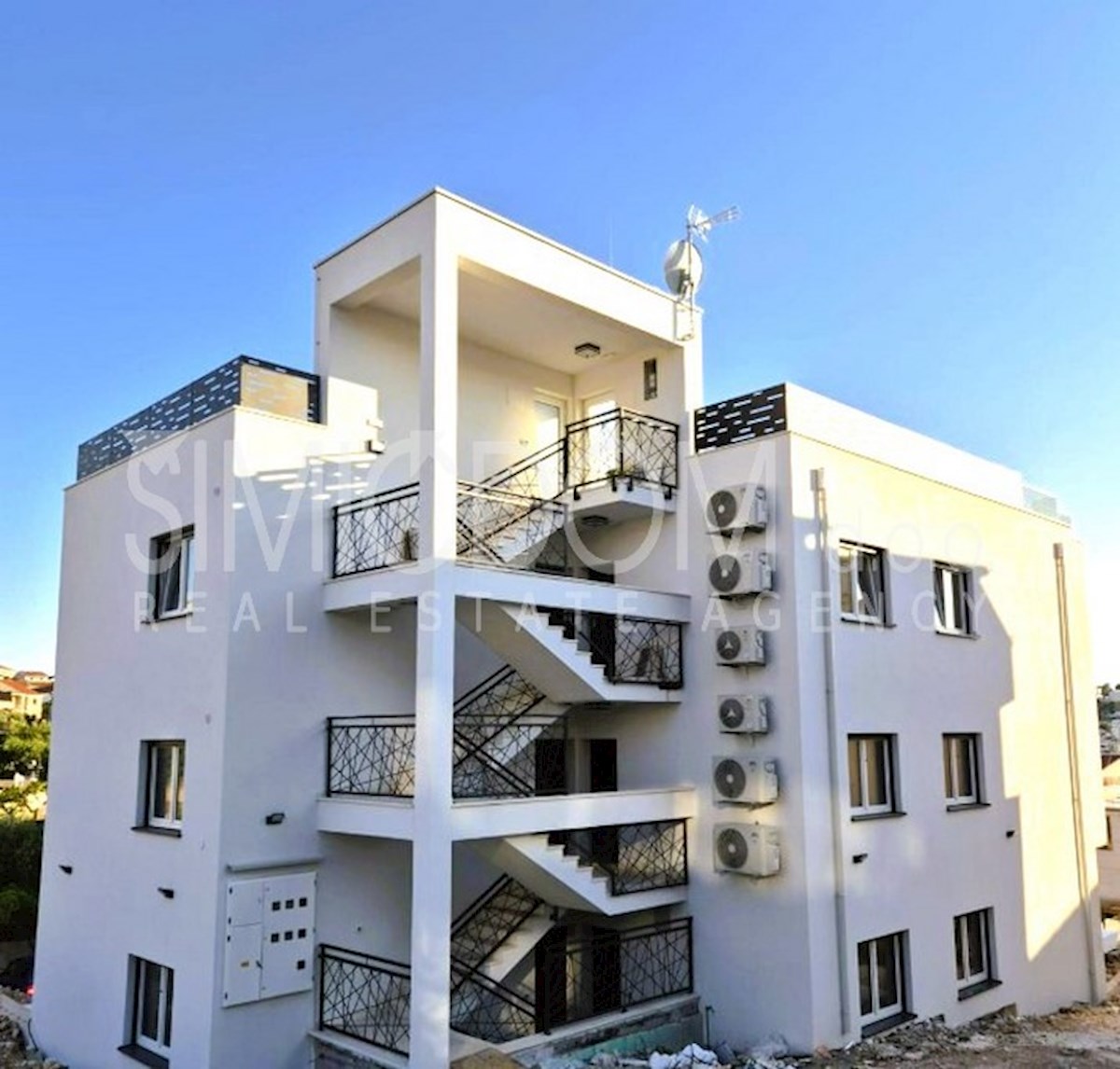 Penthouse apartmaji na vrhunski lokaciji, Čiovo