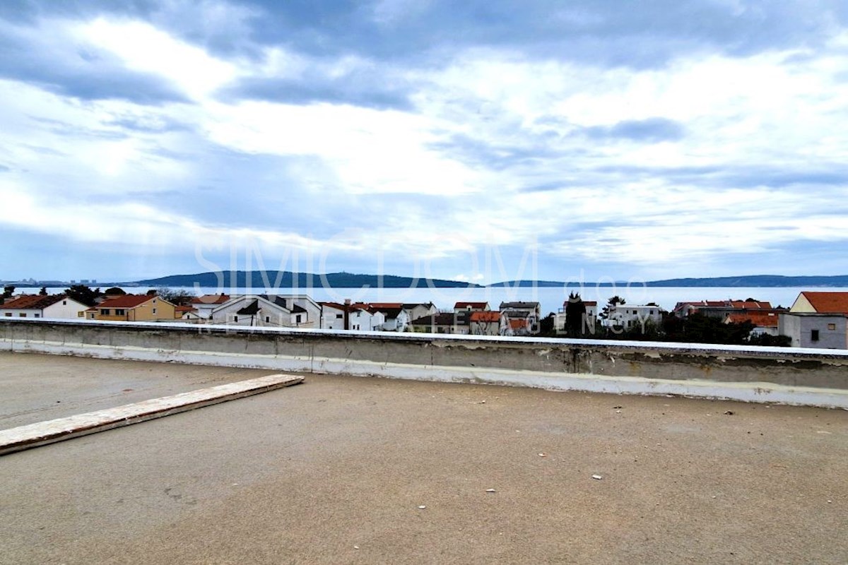 Luksuzni penthouse blizu morja, Kaštel Kambelovac