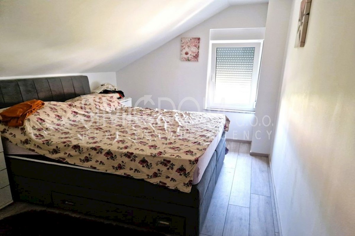 Prostoren apartma blizu morja, Pirovac