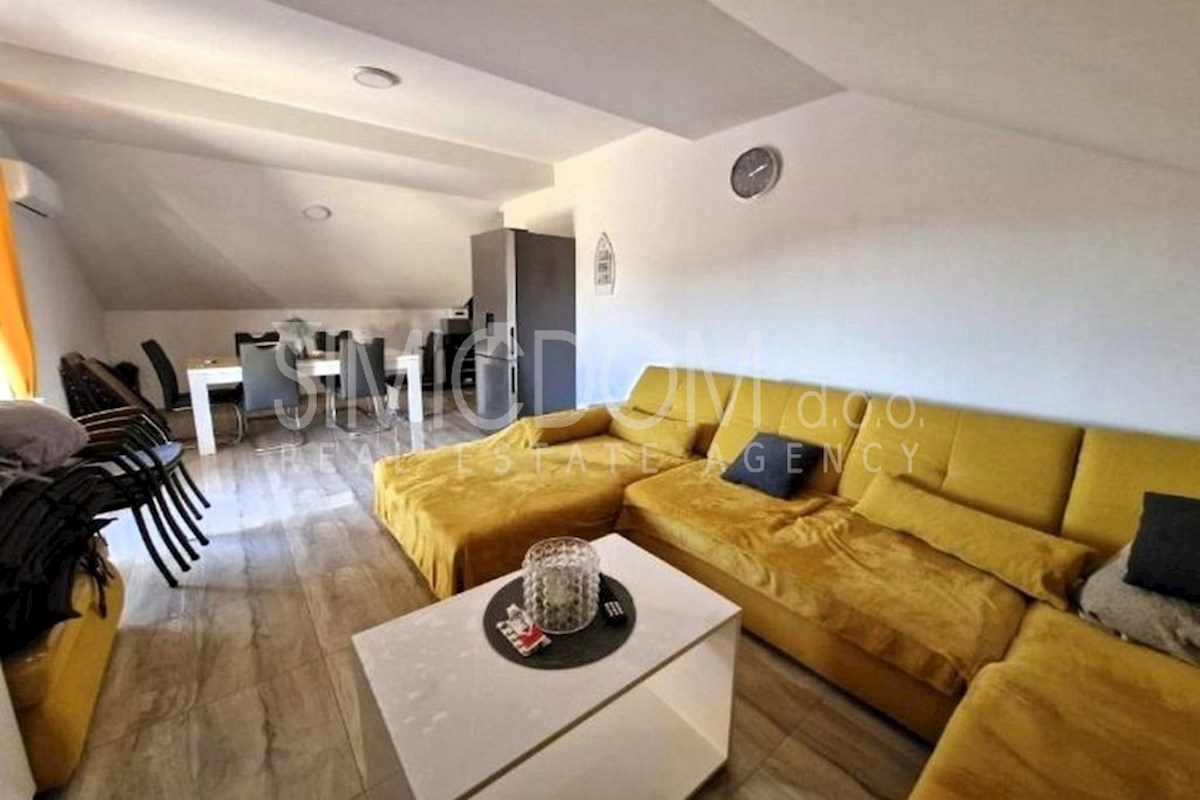 Prostoren apartma blizu morja, Pirovac