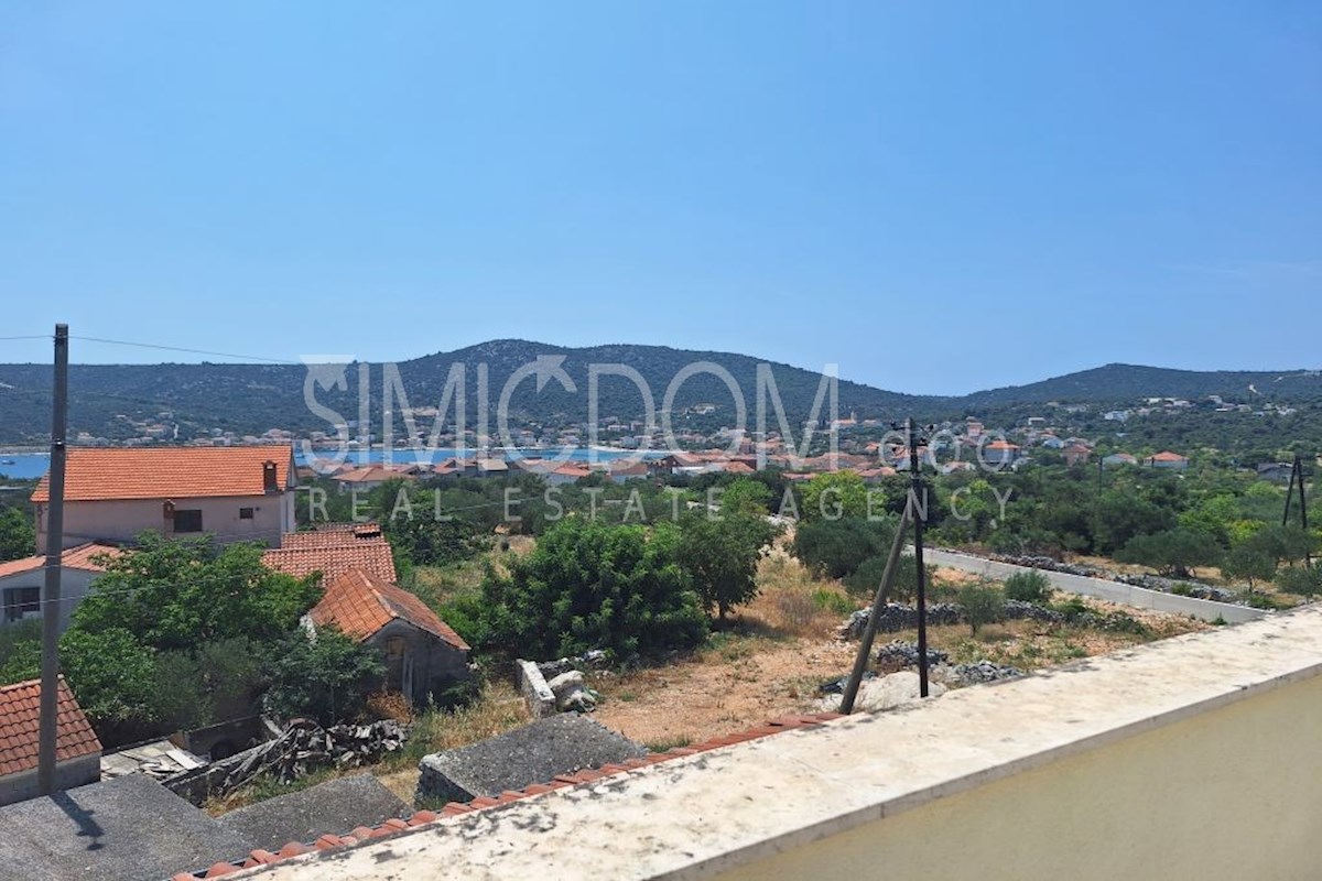 Očarljiva hiša z razgledom na morje, Vinišće