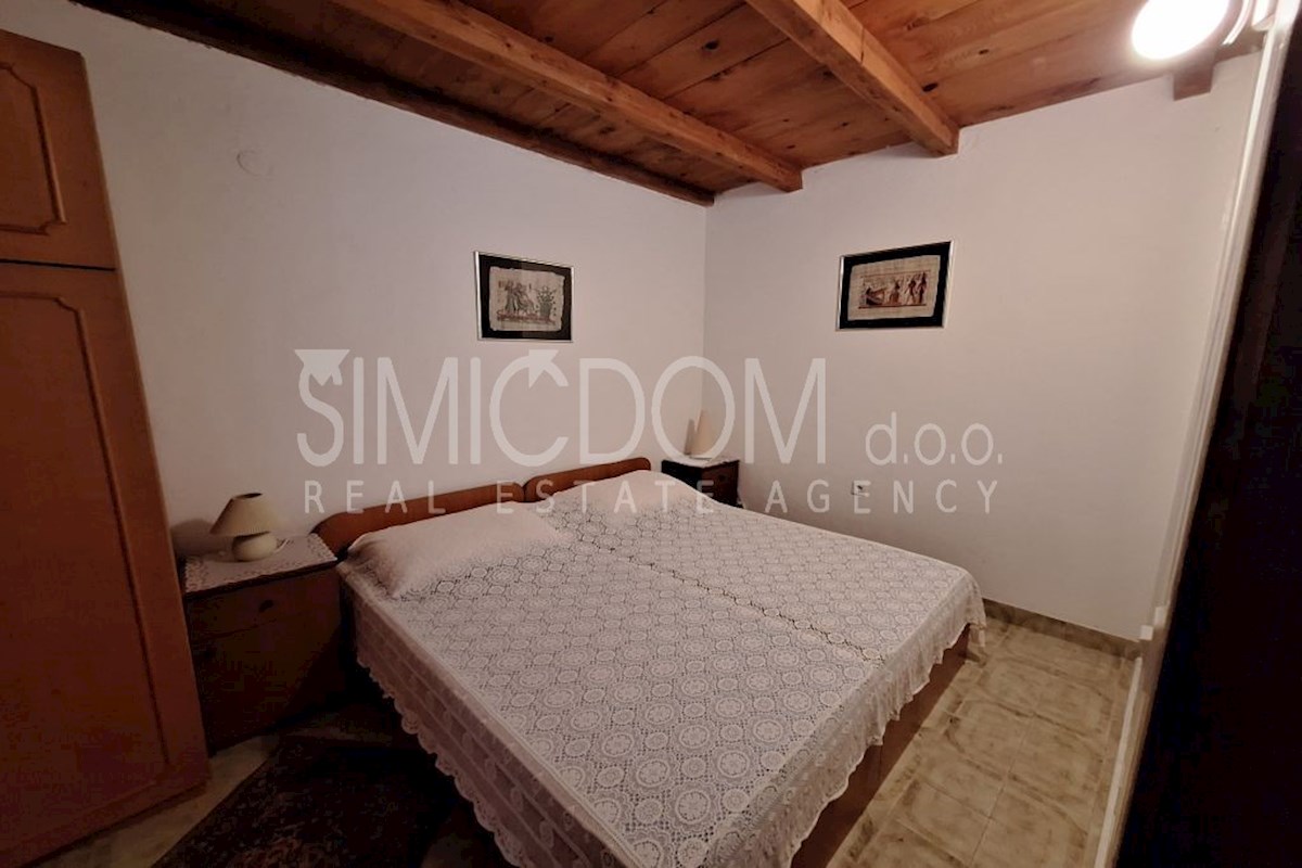 Samostojna hiša v bližini morja, Lokva Rogoznica (Ruskamen)