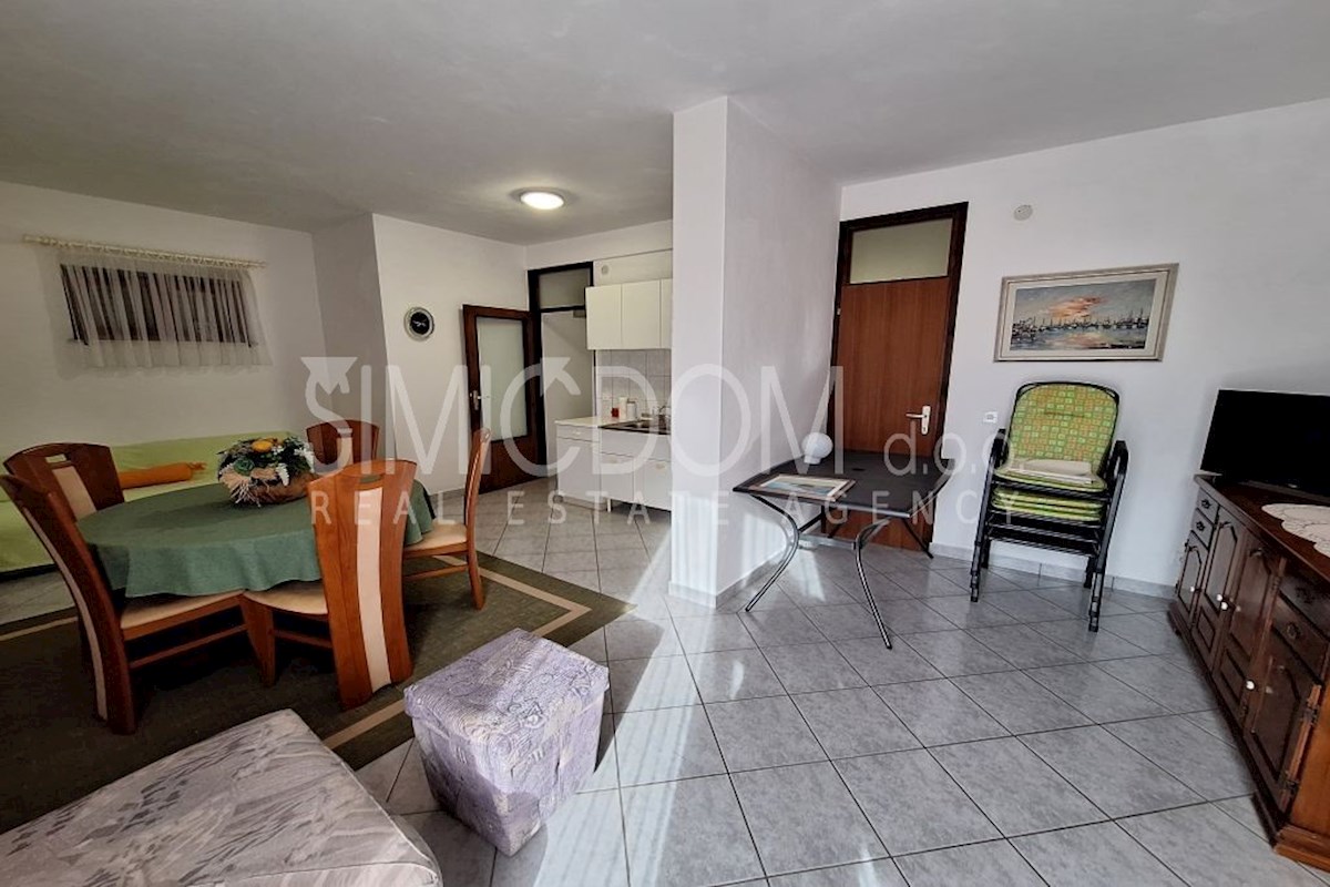 Samostojna hiša v bližini morja, Lokva Rogoznica (Ruskamen)